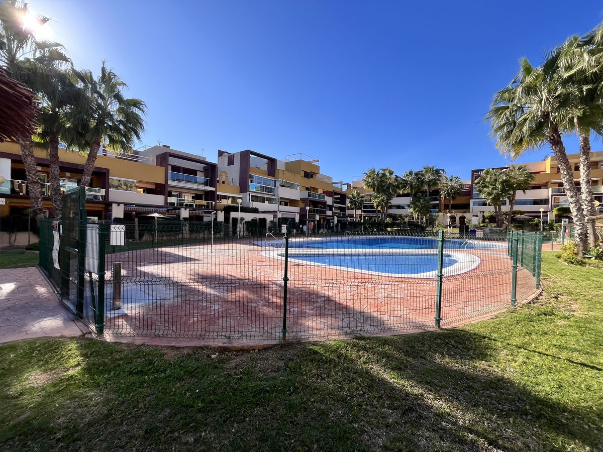 For sale - 2 Bedroom 1 Bathroom Apartment - Middle Floor Apartment in Orihuela - Orihuela Costa  - Alicante