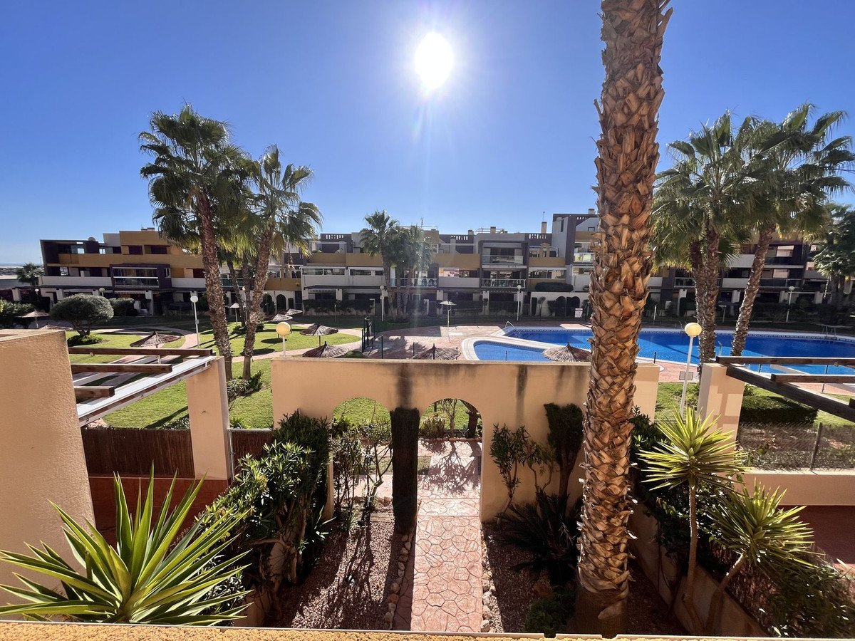 For sale - 2 Bedroom 1 Bathroom Apartment - Middle Floor Apartment in Orihuela - Orihuela Costa  - Alicante