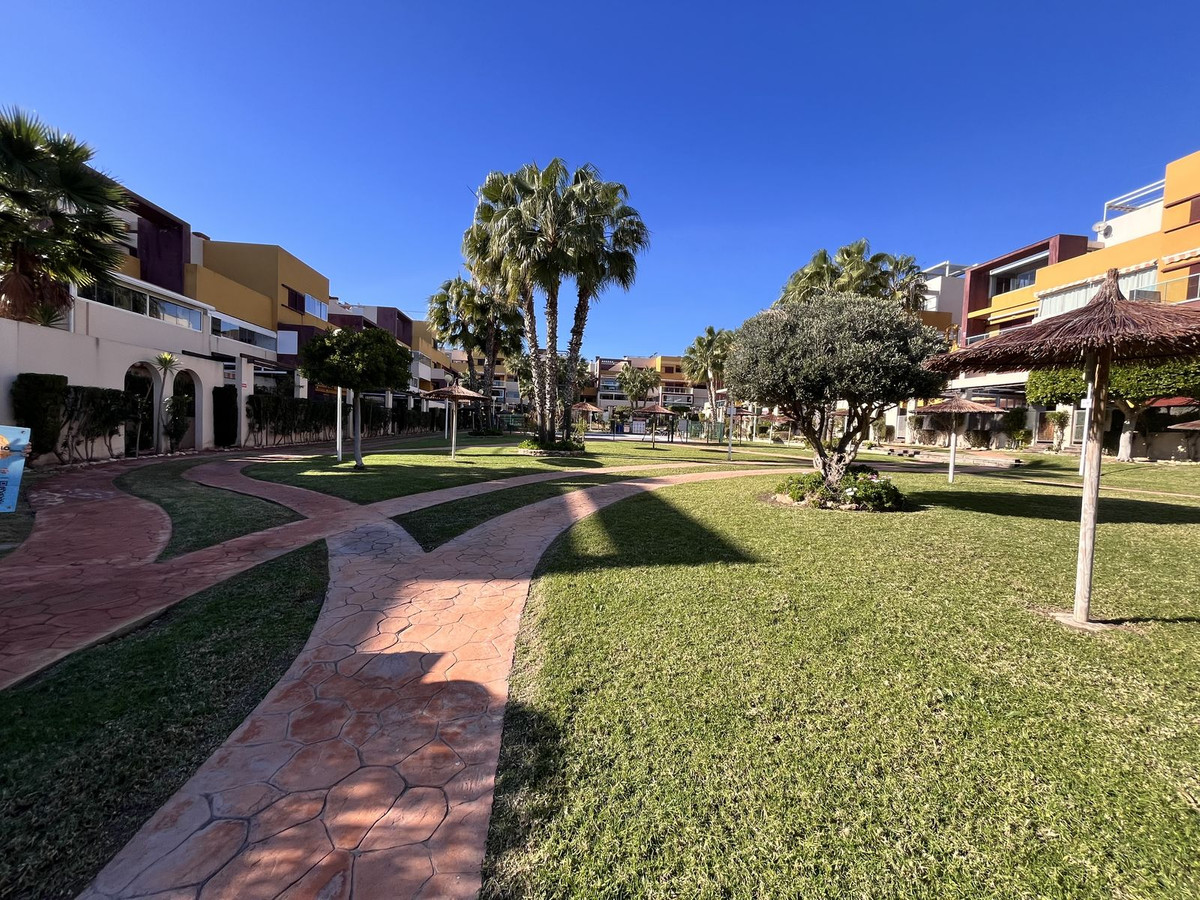 For sale - 2 Bedroom 1 Bathroom Apartment - Middle Floor Apartment in Orihuela - Orihuela Costa  - Alicante