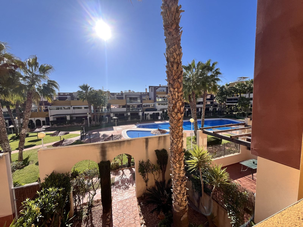 For sale - 2 Bedroom 1 Bathroom Apartment - Middle Floor Apartment in Orihuela - Orihuela Costa  - Alicante