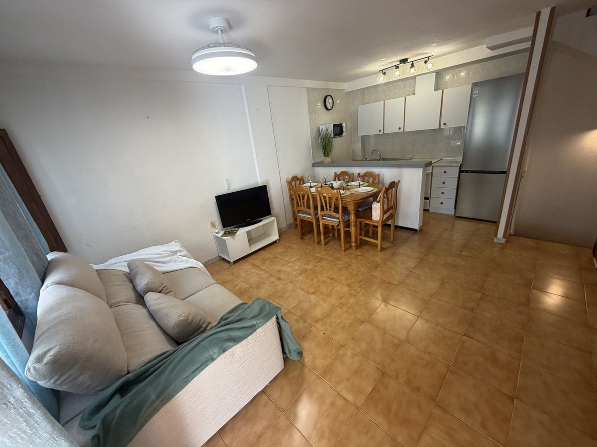 For sale - 4 Bedroom 1 Bathroom House - Townhouse in Torrevieja - La Mata  - Alicante