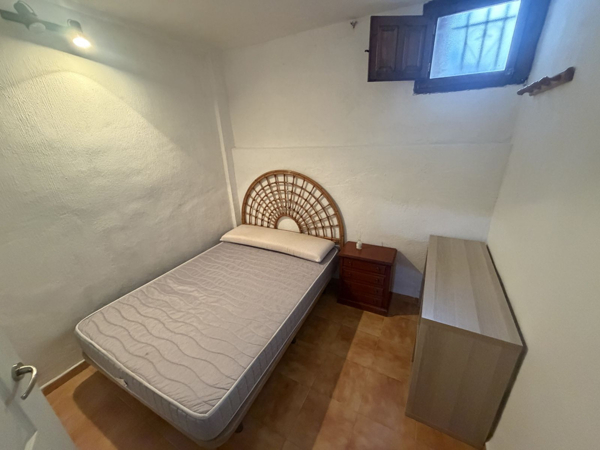 For sale - 4 Bedroom 1 Bathroom House - Townhouse in Torrevieja - La Mata  - Alicante