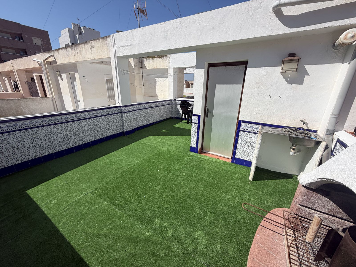 For sale - 4 Bedroom 1 Bathroom House - Townhouse in Torrevieja - La Mata  - Alicante