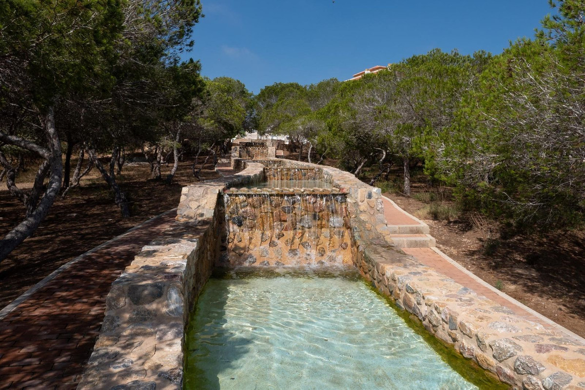 For sale - 4 Bedroom 1 Bathroom House - Townhouse in Torrevieja - La Mata  - Alicante