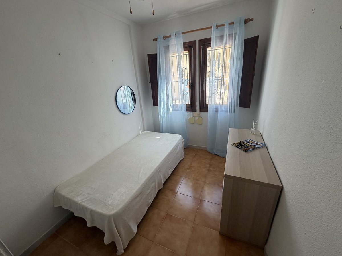 For sale - 4 Bedroom 1 Bathroom House - Townhouse in Torrevieja - La Mata  - Alicante