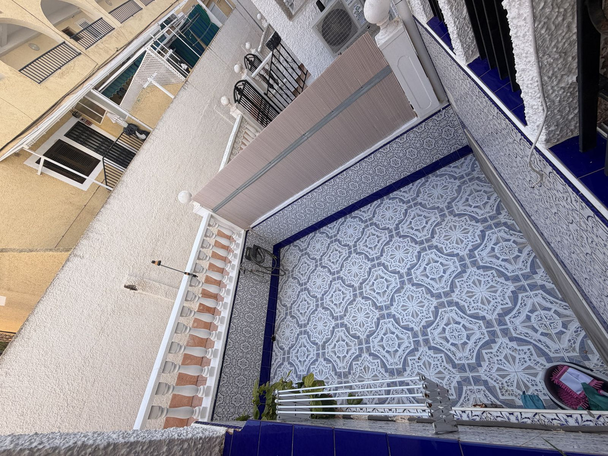 For sale - 4 Bedroom 1 Bathroom House - Townhouse in Torrevieja - La Mata  - Alicante