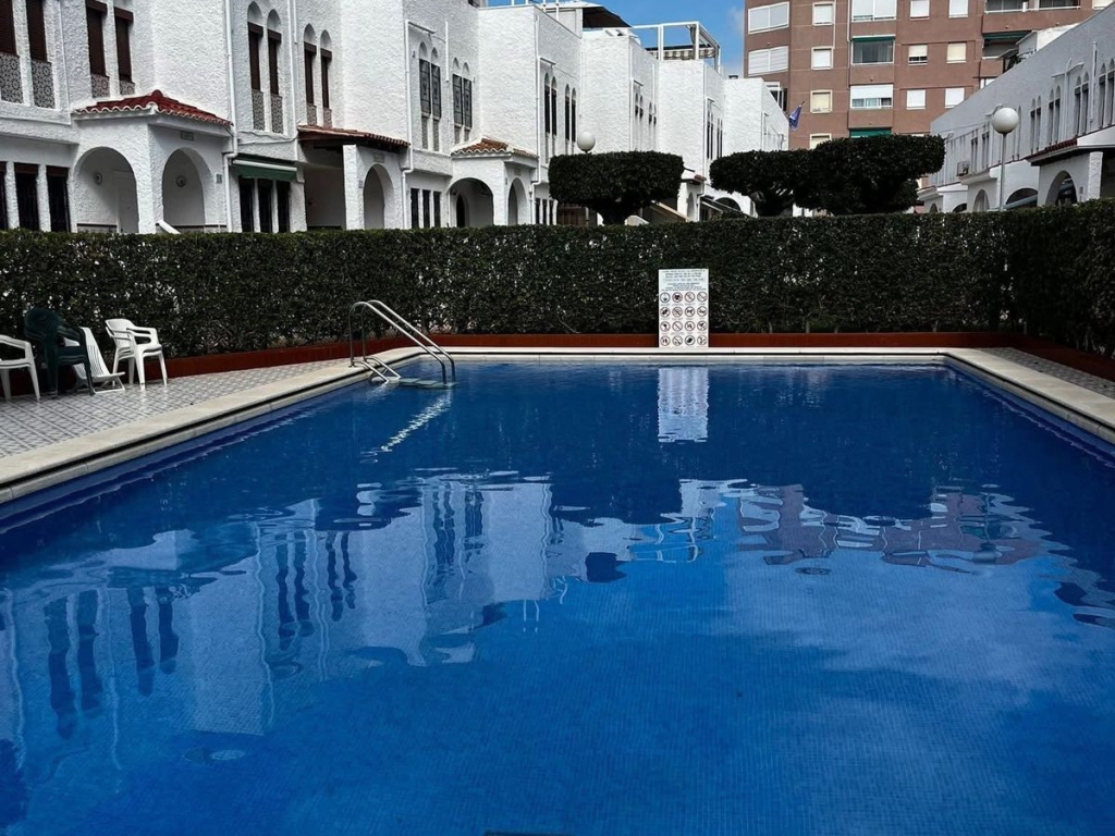 4 Bedroom 1 Bathroom House - Townhouse in Torrevieja