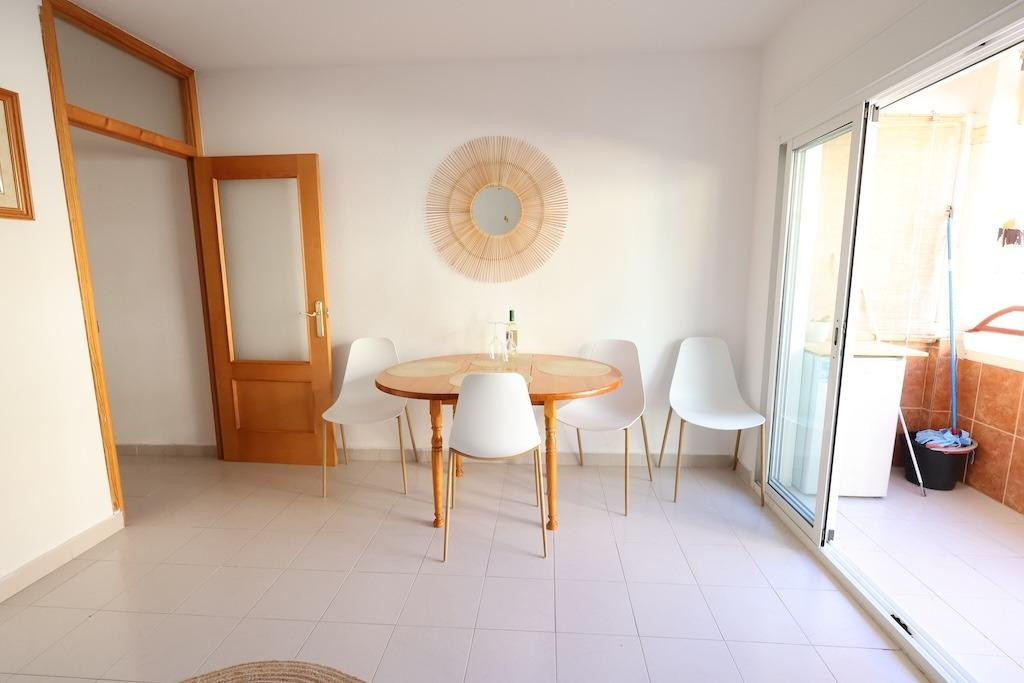 For sale - 1 Bedroom 1 Bathroom Apartment - Middle Floor Apartment in Torrevieja - Torrevieja Centro  - Alicante