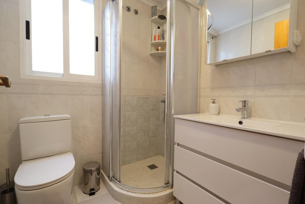 For sale - 1 Bedroom 1 Bathroom Apartment - Middle Floor Apartment in Torrevieja - Torrevieja Centro  - Alicante