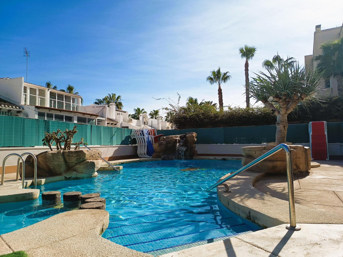 For sale - 2 Bedroom 1 Bathroom Penthouse in Cabo Roig - Cabo Roig  - Alicante