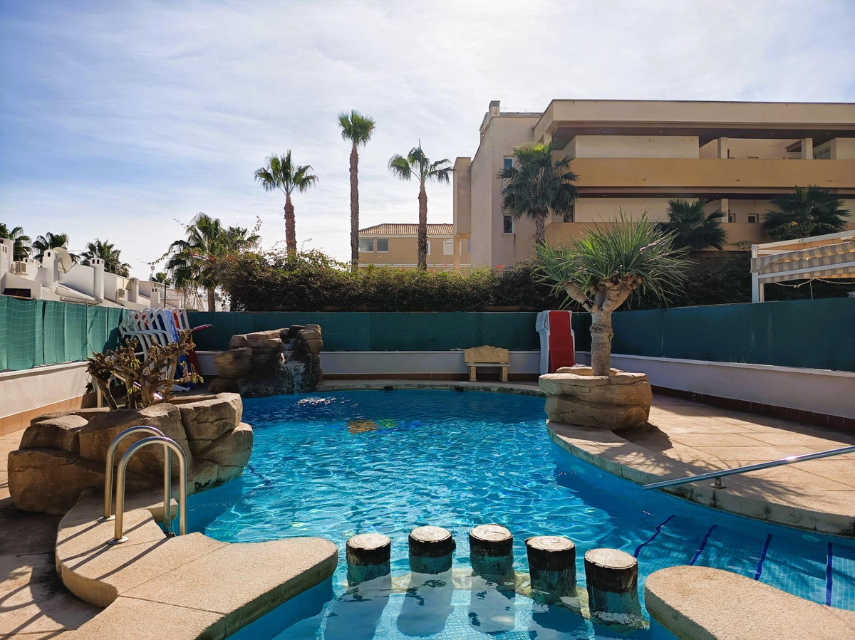 For sale - 2 Bedroom 1 Bathroom Penthouse in Cabo Roig - Cabo Roig  - Alicante