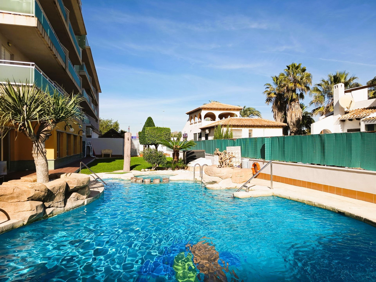 For sale - 2 Bedroom 1 Bathroom Penthouse in Cabo Roig - Cabo Roig  - Alicante