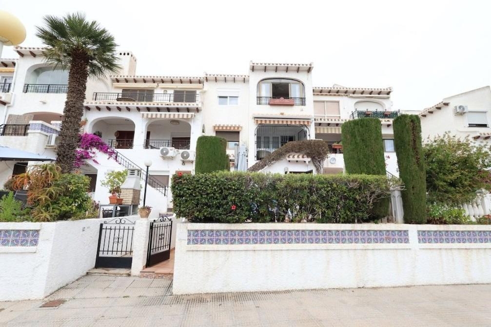 4 Bedroom 3 Bathroom Townhouse in Cabo Roig