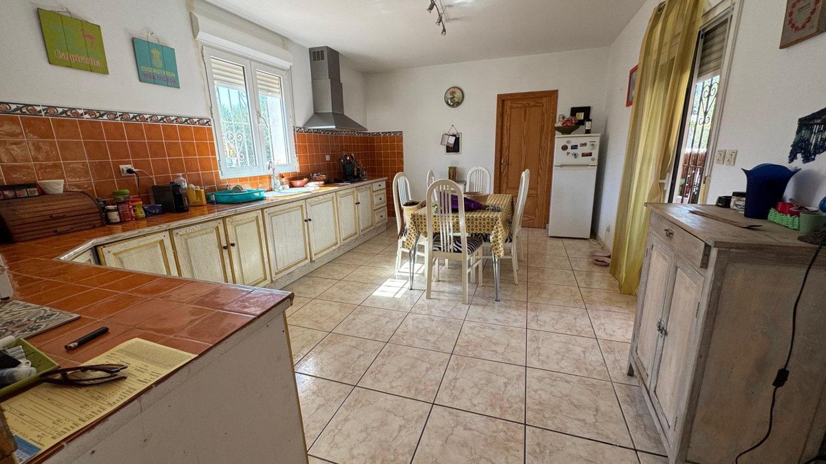For sale - 6 Bedroom 2 Bathroom House - Finca - Cortijo in Albatera - Albatera Centro  - Alicante