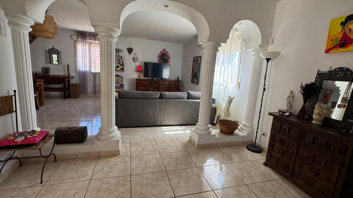 For sale - 6 Bedroom 2 Bathroom House - Finca - Cortijo in Albatera - Albatera Centro  - Alicante