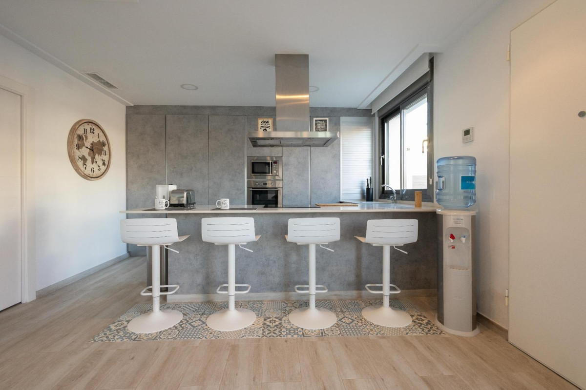 For sale - 4 Bedroom 3 Bathroom House - Detached Villa in Orihuela - Orihuela Costa  - Alicante