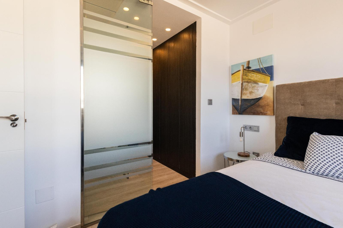 For sale - 4 Bedroom 3 Bathroom House - Detached Villa in Orihuela - Orihuela Costa  - Alicante