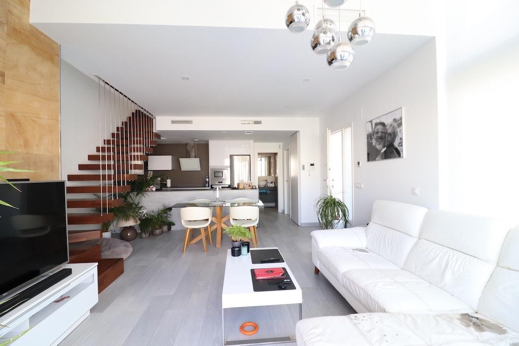 For sale - 3 Bedroom 3 Bathroom House - Detached Villa in Orihuela - Lomas de Cabo Roig  - Alicante