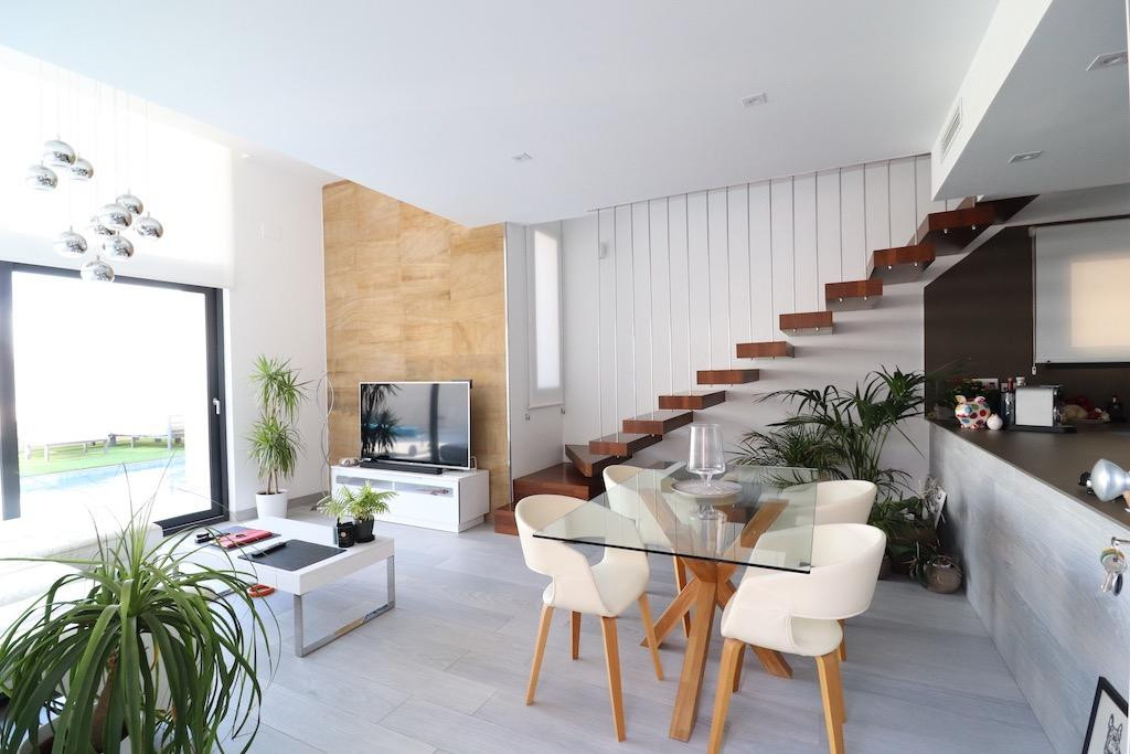 For sale - 3 Bedroom 3 Bathroom House - Detached Villa in Orihuela - Lomas de Cabo Roig  - Alicante