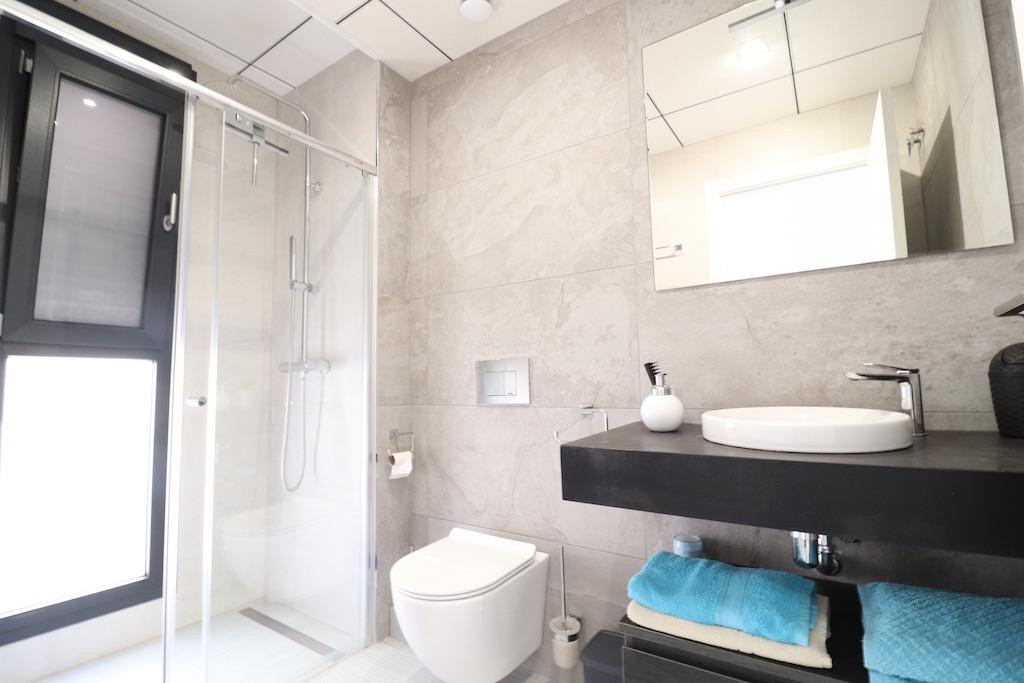 For sale - 3 Bedroom 3 Bathroom House - Detached Villa in Orihuela - Lomas de Cabo Roig  - Alicante