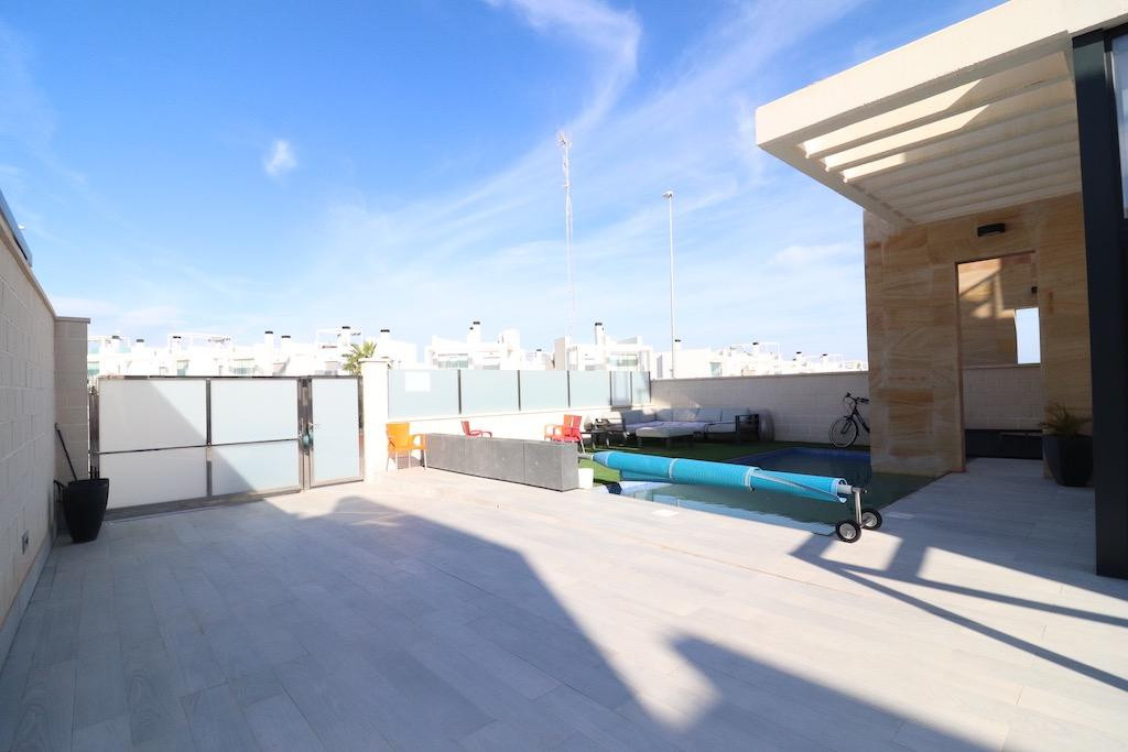 For sale - 3 Bedroom 3 Bathroom House - Detached Villa in Orihuela - Lomas de Cabo Roig  - Alicante