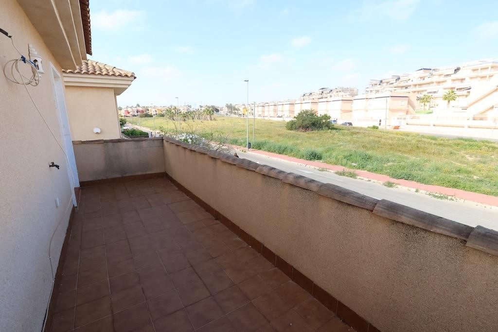 For sale - 3 Bedroom 2 Bathroom House - Detached Villa in Torrevieja - Torrevieja Centro  - Alicante