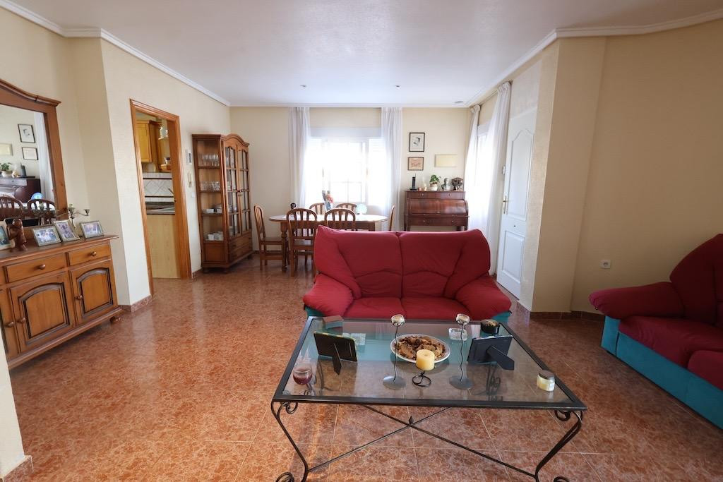 For sale - 3 Bedroom 2 Bathroom House - Detached Villa in Torrevieja - Torrevieja Centro  - Alicante