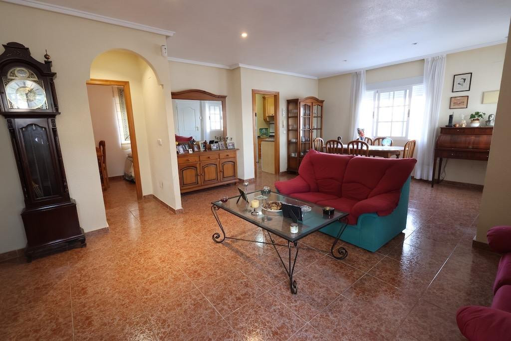 For sale - 3 Bedroom 2 Bathroom House - Detached Villa in Torrevieja - Torrevieja Centro  - Alicante