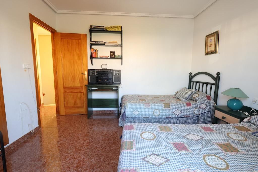 For sale - 3 Bedroom 2 Bathroom House - Detached Villa in Torrevieja - Torrevieja Centro  - Alicante