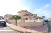 76-R5325529/76571, 3 Bedroom 2 Bathroom House - Detached Villa in Torrevieja