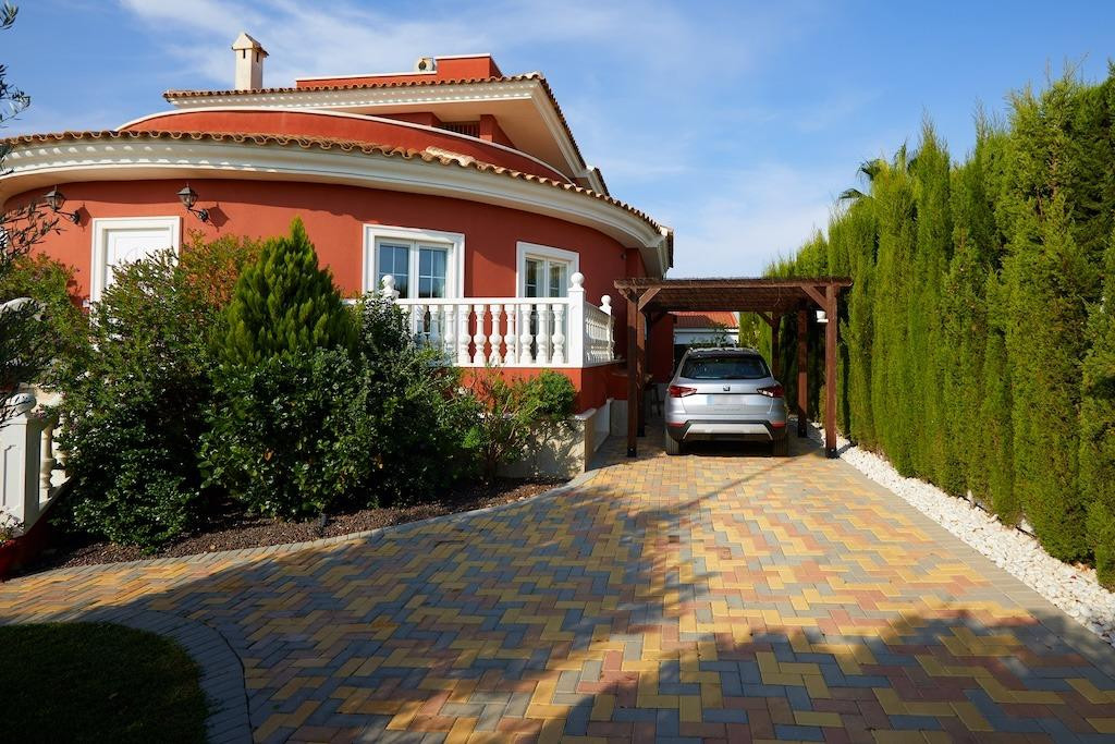 For sale - 5 Bedroom 4 Bathroom House - Detached Villa in Rojales - Rojales Centro  - Alicante