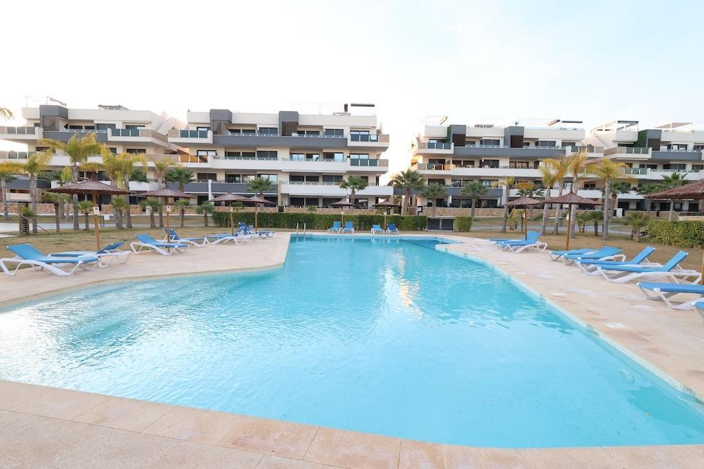 For sale - 2 Bedroom 2 Bathroom Apartment - Middle Floor Apartment in Orihuela - Punta Prima  - Alicante