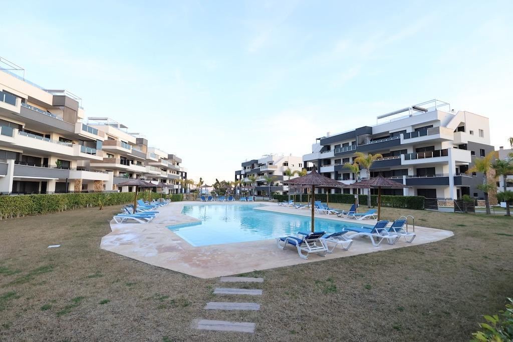 For sale - 2 Bedroom 2 Bathroom Apartment - Middle Floor Apartment in Orihuela - Punta Prima  - Alicante