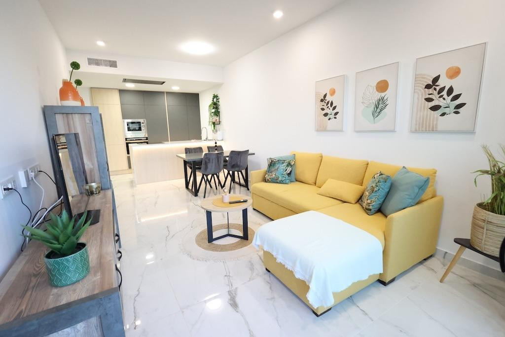 For sale - 2 Bedroom 2 Bathroom Apartment - Middle Floor Apartment in Orihuela - Punta Prima  - Alicante