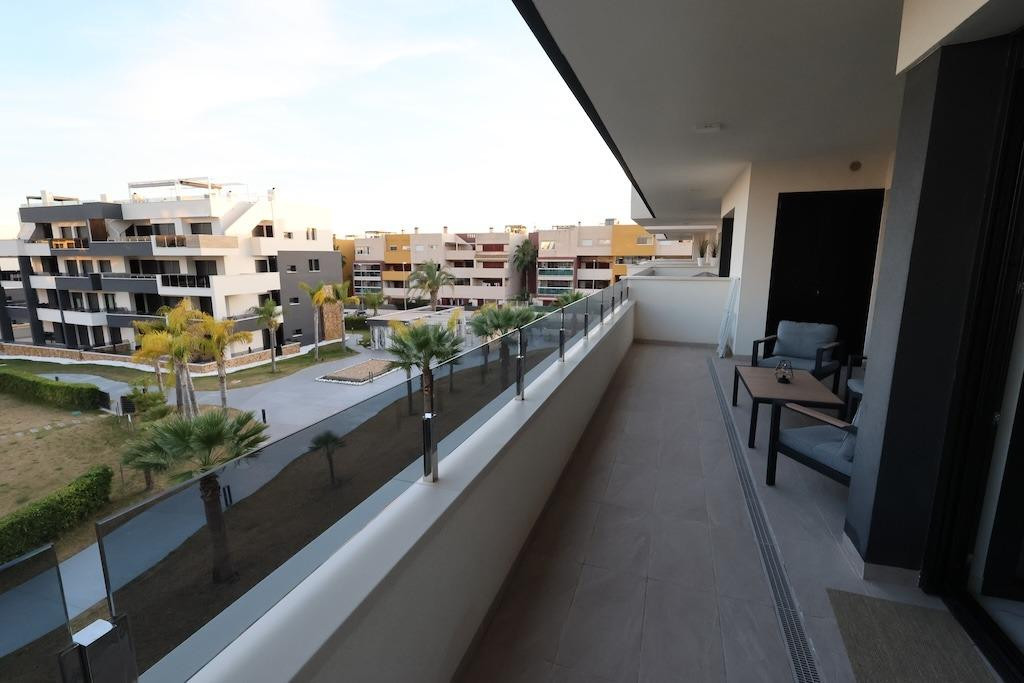 For sale - 2 Bedroom 2 Bathroom Apartment - Middle Floor Apartment in Orihuela - Punta Prima  - Alicante