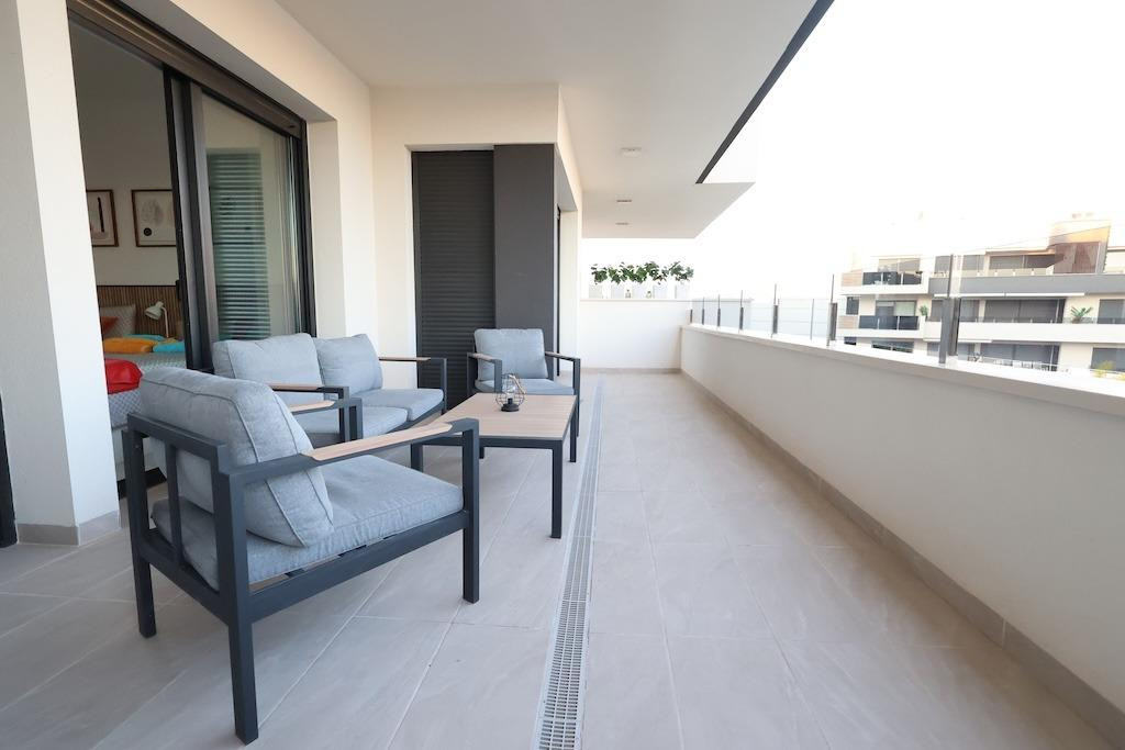 For sale - 2 Bedroom 2 Bathroom Apartment - Middle Floor Apartment in Orihuela - Punta Prima  - Alicante