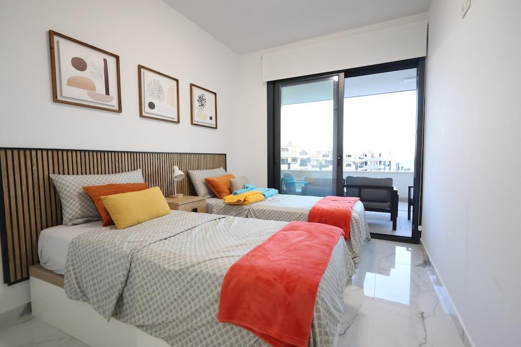 For sale - 2 Bedroom 2 Bathroom Apartment - Middle Floor Apartment in Orihuela - Punta Prima  - Alicante