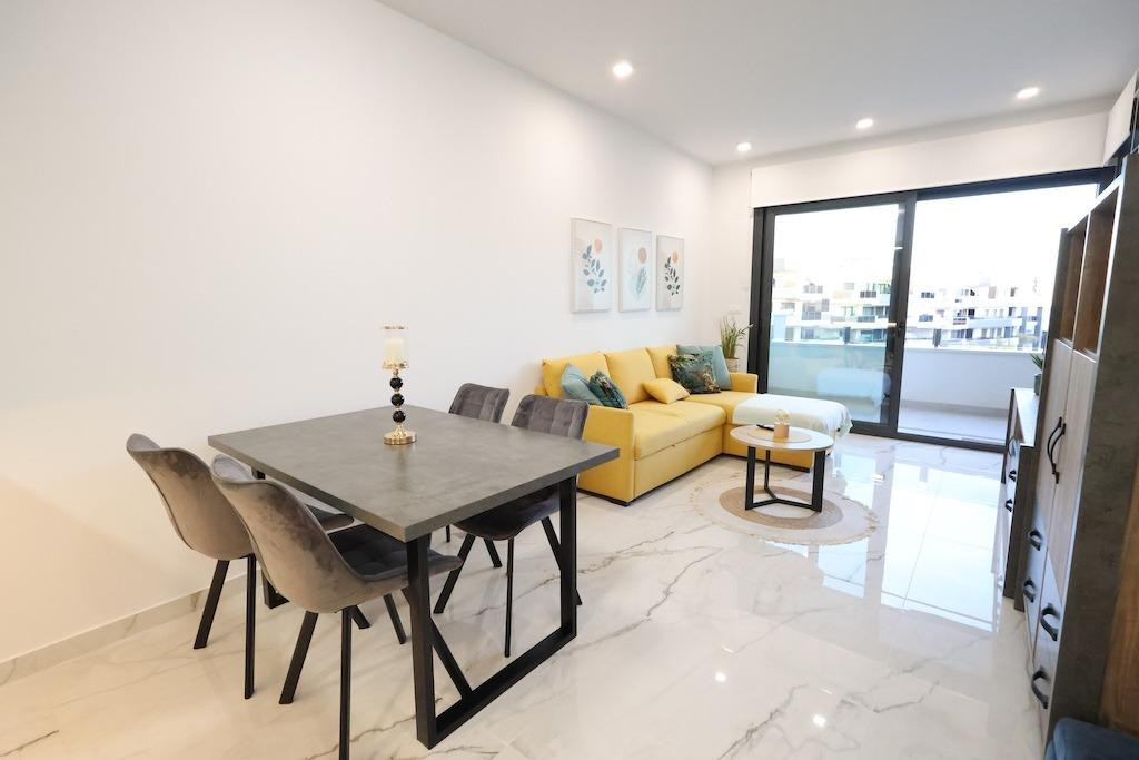 For sale - 2 Bedroom 2 Bathroom Apartment - Middle Floor Apartment in Orihuela - Punta Prima  - Alicante