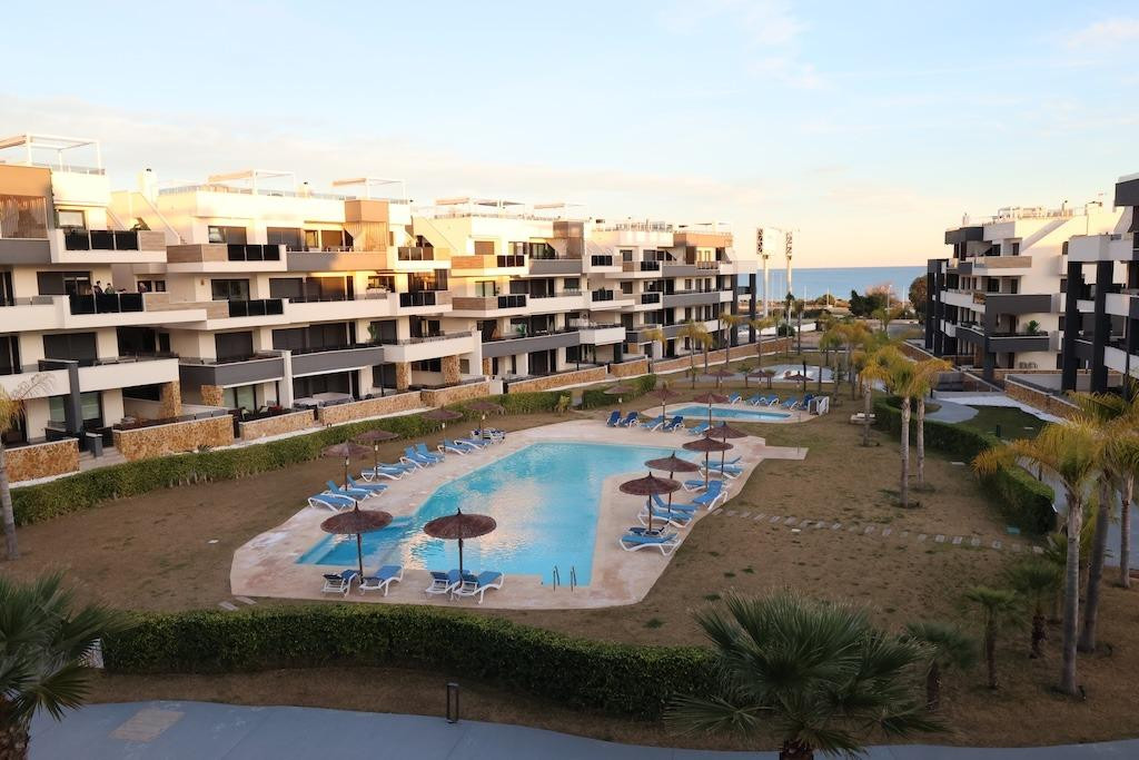 For sale - 2 Bedroom 2 Bathroom Apartment - Middle Floor Apartment in Orihuela - Punta Prima  - Alicante