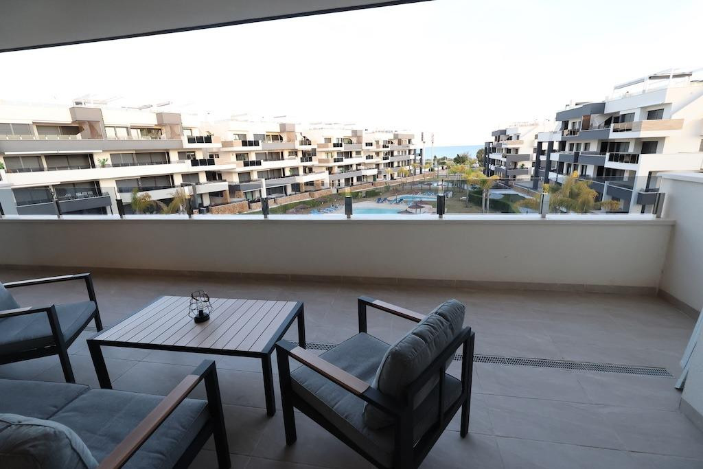 For sale - 2 Bedroom 2 Bathroom Apartment - Middle Floor Apartment in Orihuela - Punta Prima  - Alicante