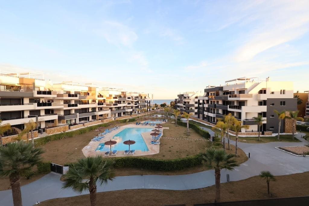 For sale - 2 Bedroom 2 Bathroom Apartment - Middle Floor Apartment in Orihuela - Punta Prima  - Alicante
