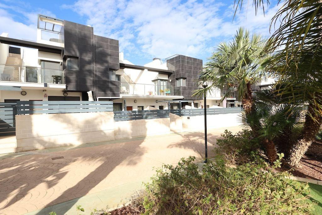 For sale - 3 Bedroom 3 Bathroom House - Townhouse in Orihuela - Los Dolses  - Alicante