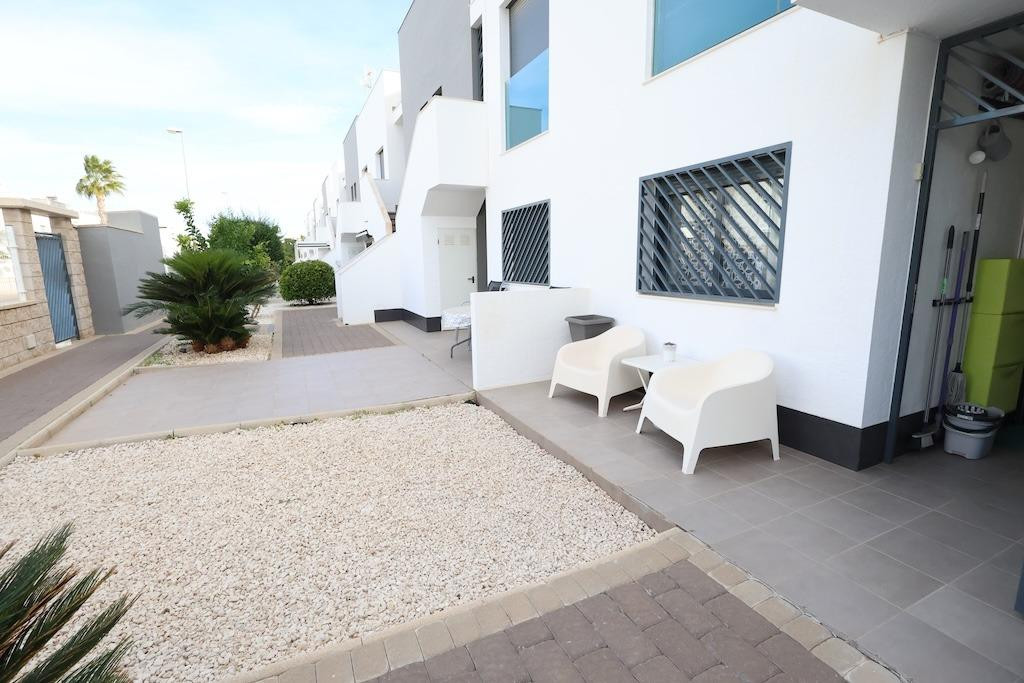 For sale - 2 Bedroom 2 Bathroom House - Bungalow in Orihuela - La Zenia  - Alicante
