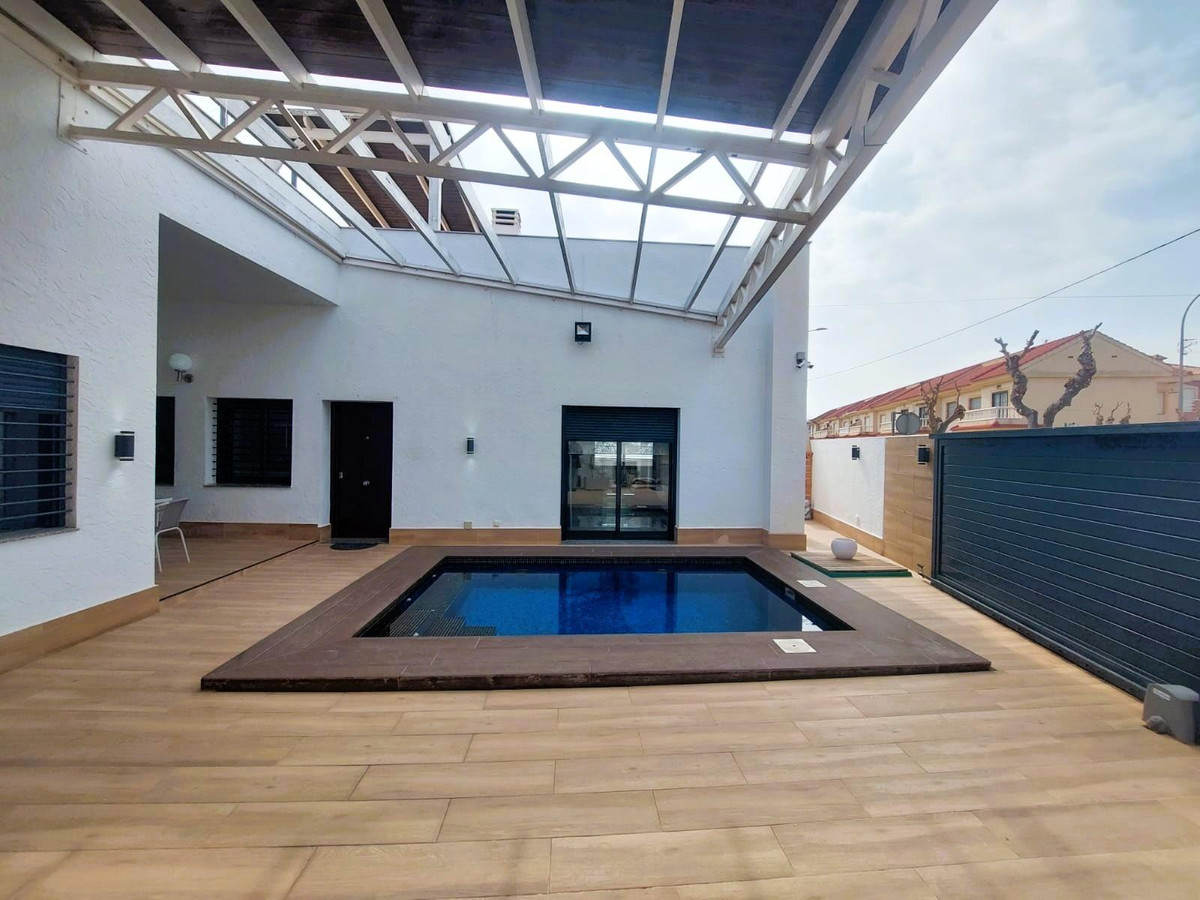 For sale - 3 Bedroom 2 Bathroom House - Detached Villa in Pilar de la Horadada - Torre de la Horadada  - Alicante