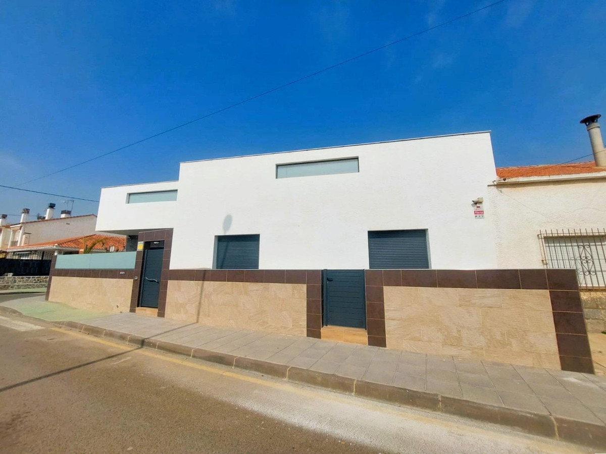 For sale - 3 Bedroom 2 Bathroom House - Detached Villa in Pilar de la Horadada - Torre de la Horadada  - Alicante