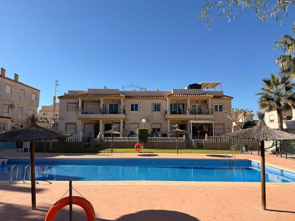 For sale - 2 Bedroom 1 Bathroom House - Bungalow in Orihuela - Orihuela Costa  - Alicante