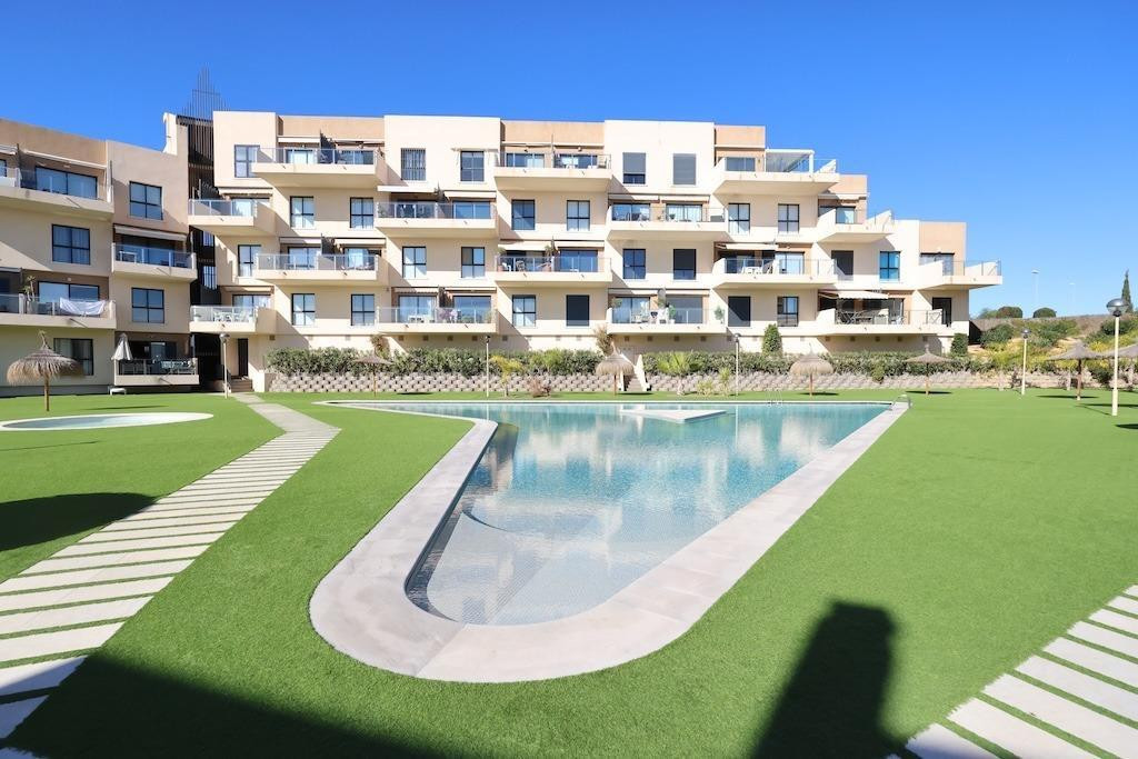 For sale - 2 Bedroom 2 Bathroom Apartment - Middle Floor Apartment in Orihuela - La Zenia  - Alicante