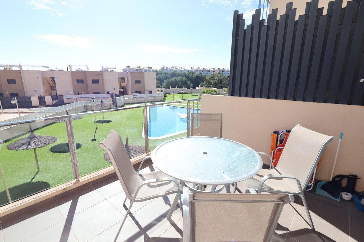 For sale - 2 Bedroom 2 Bathroom Apartment - Middle Floor Apartment in Orihuela - La Zenia  - Alicante