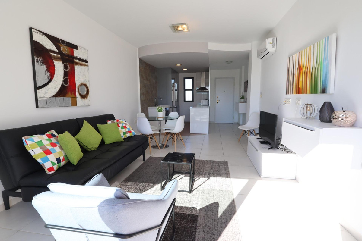 For sale - 2 Bedroom 2 Bathroom Apartment - Middle Floor Apartment in Orihuela - La Zenia  - Alicante