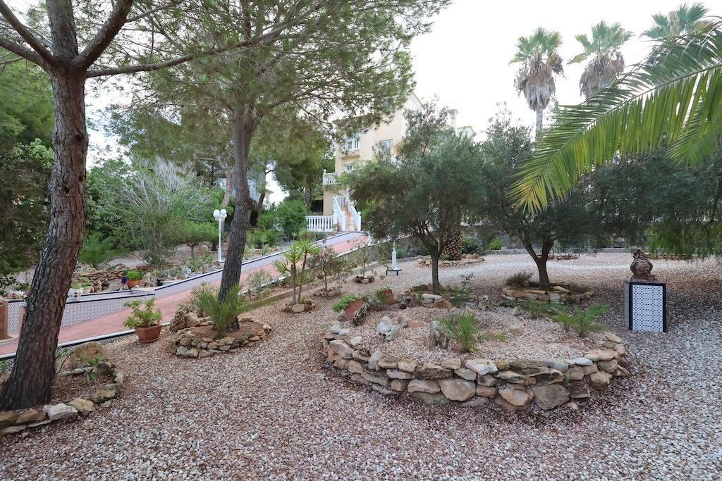For sale - 5 Bedroom 4 Bathroom House - Detached Villa in Orihuela - Orihuela Costa  - Alicante